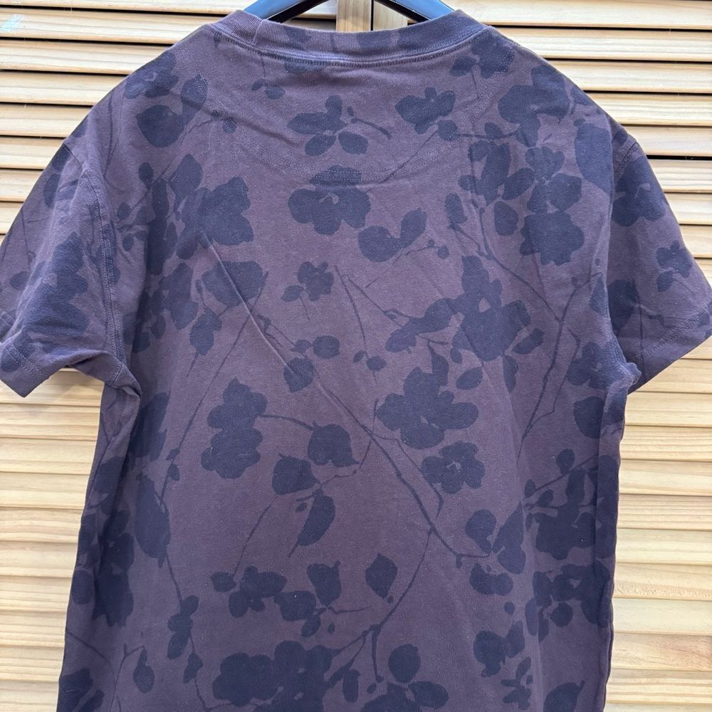 Abercrombie & Fitch Dark Floral relaxed Tee size small - Picture 5 of 5